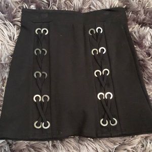 Super cute black skirt!!!